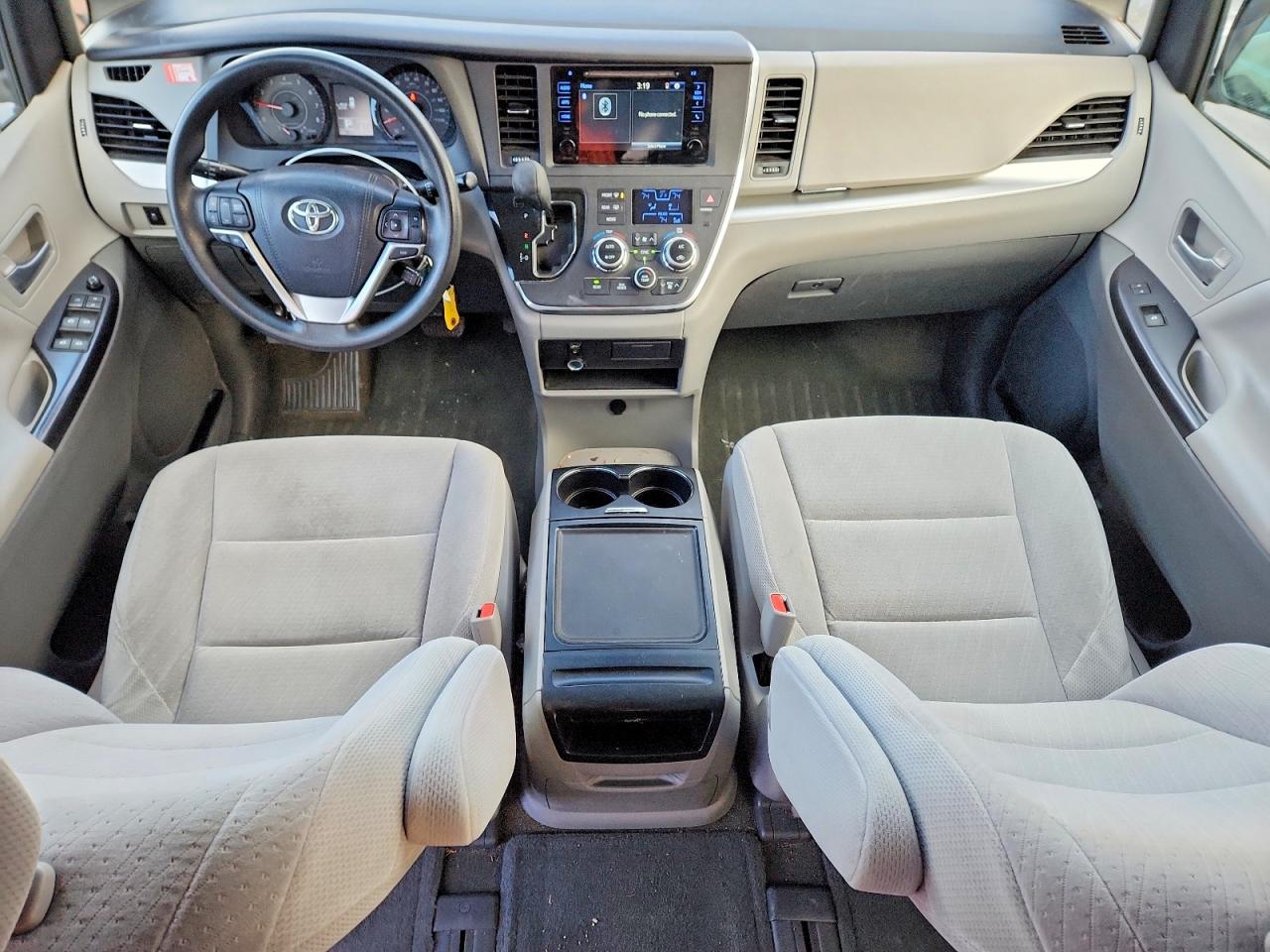 2015 TOYOTA SIENNA LE photo 8