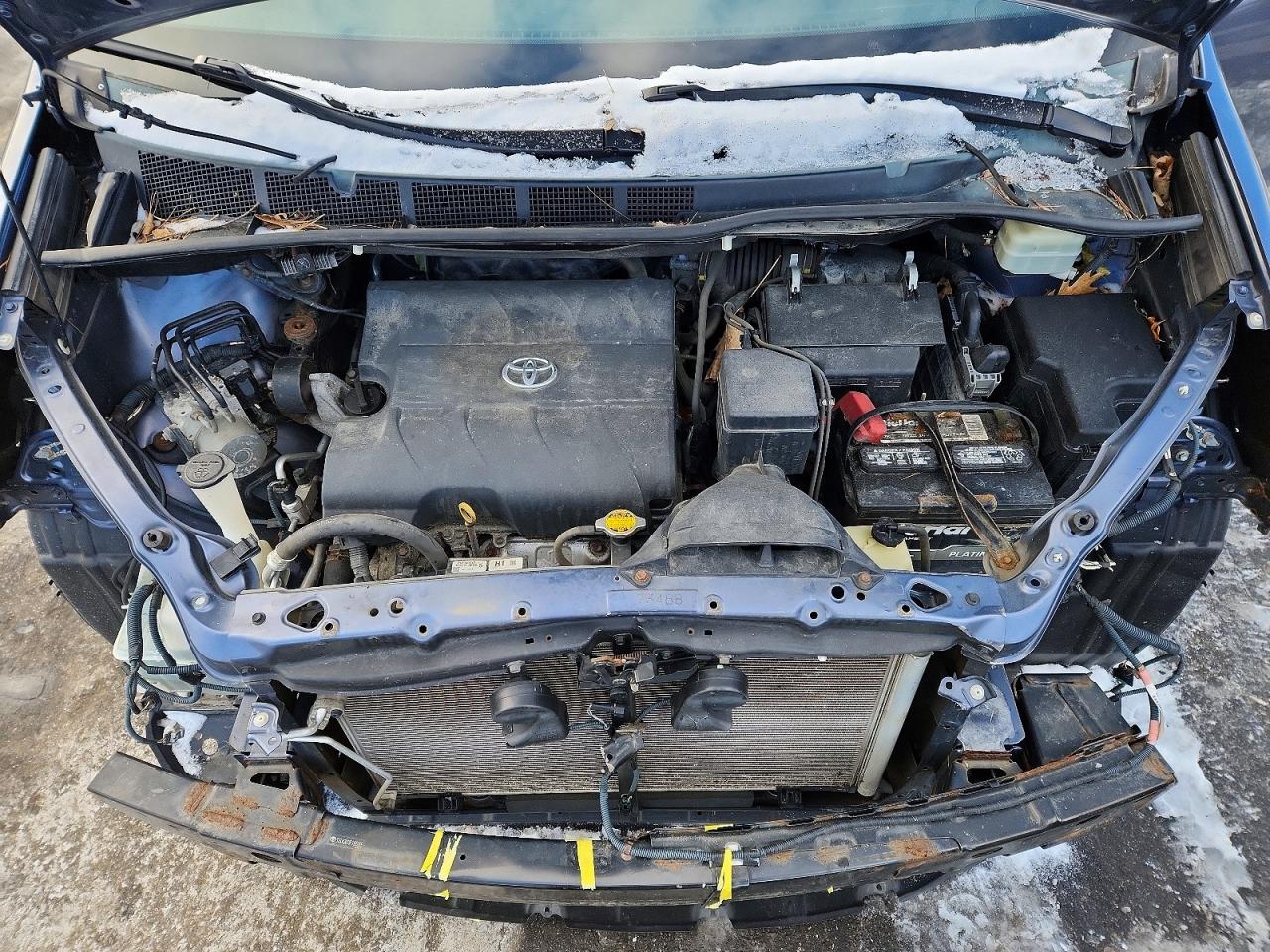 2015 TOYOTA SIENNA LE photo 12