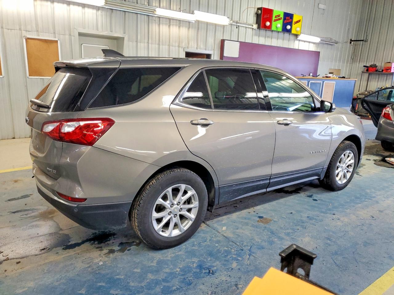 2019 CHEVROLET EQUINOX LT photo 3