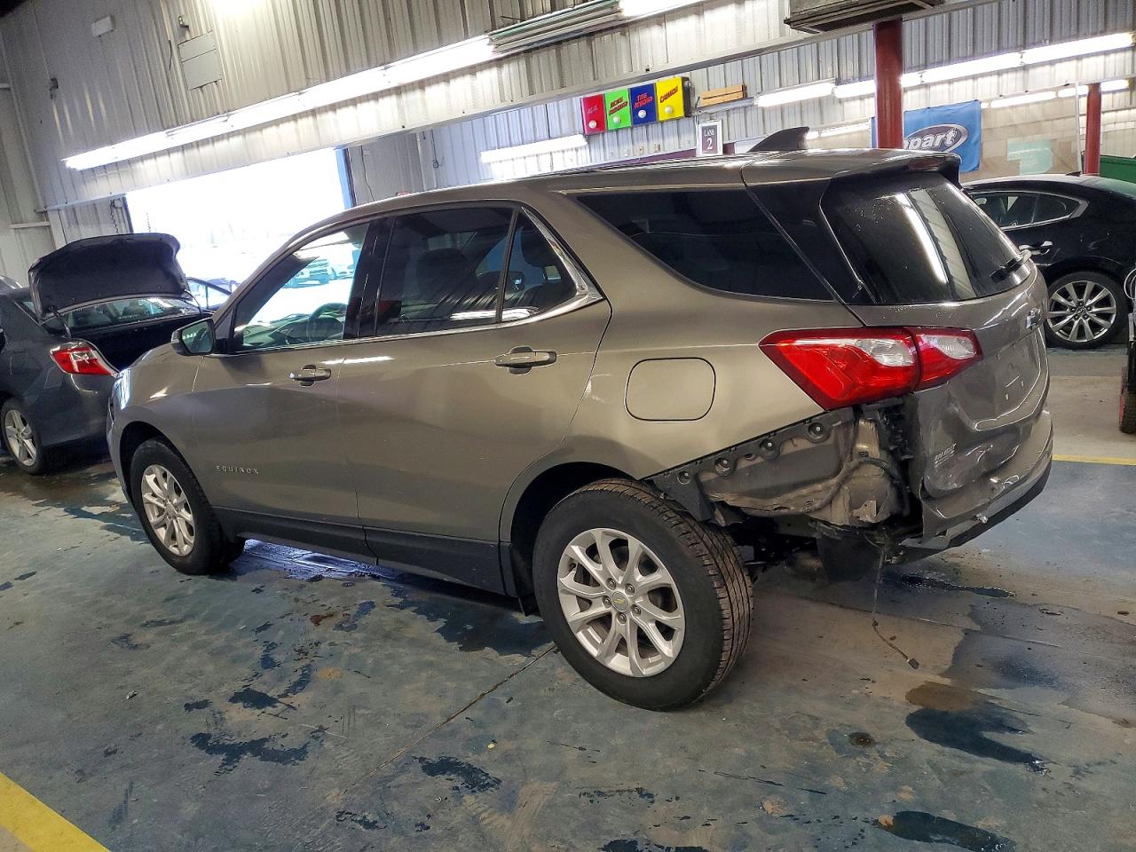 2019 CHEVROLET EQUINOX LT photo 2