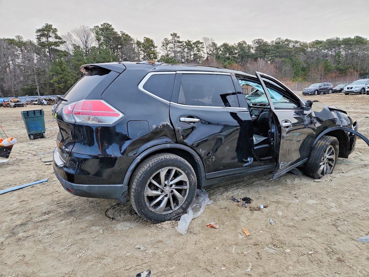2014 NISSAN ROGUE S photo 3