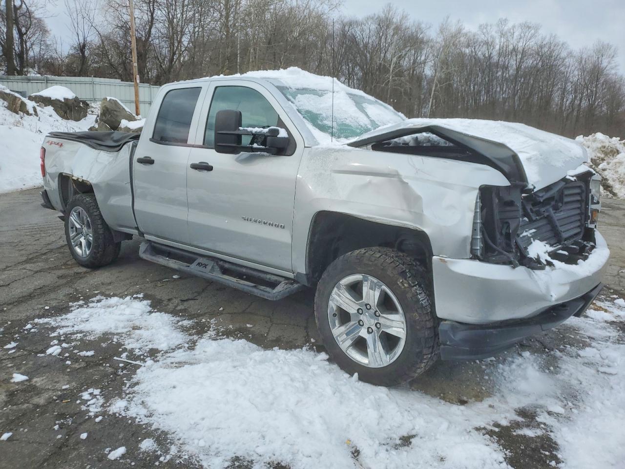 2017 CHEVROLET SILVERADO K1500 CUSTOM photo 4