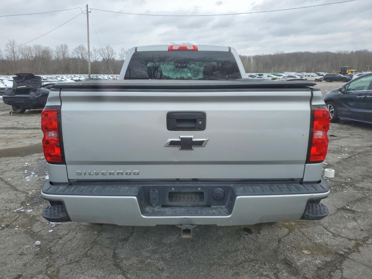 2017 CHEVROLET SILVERADO K1500 CUSTOM photo 6