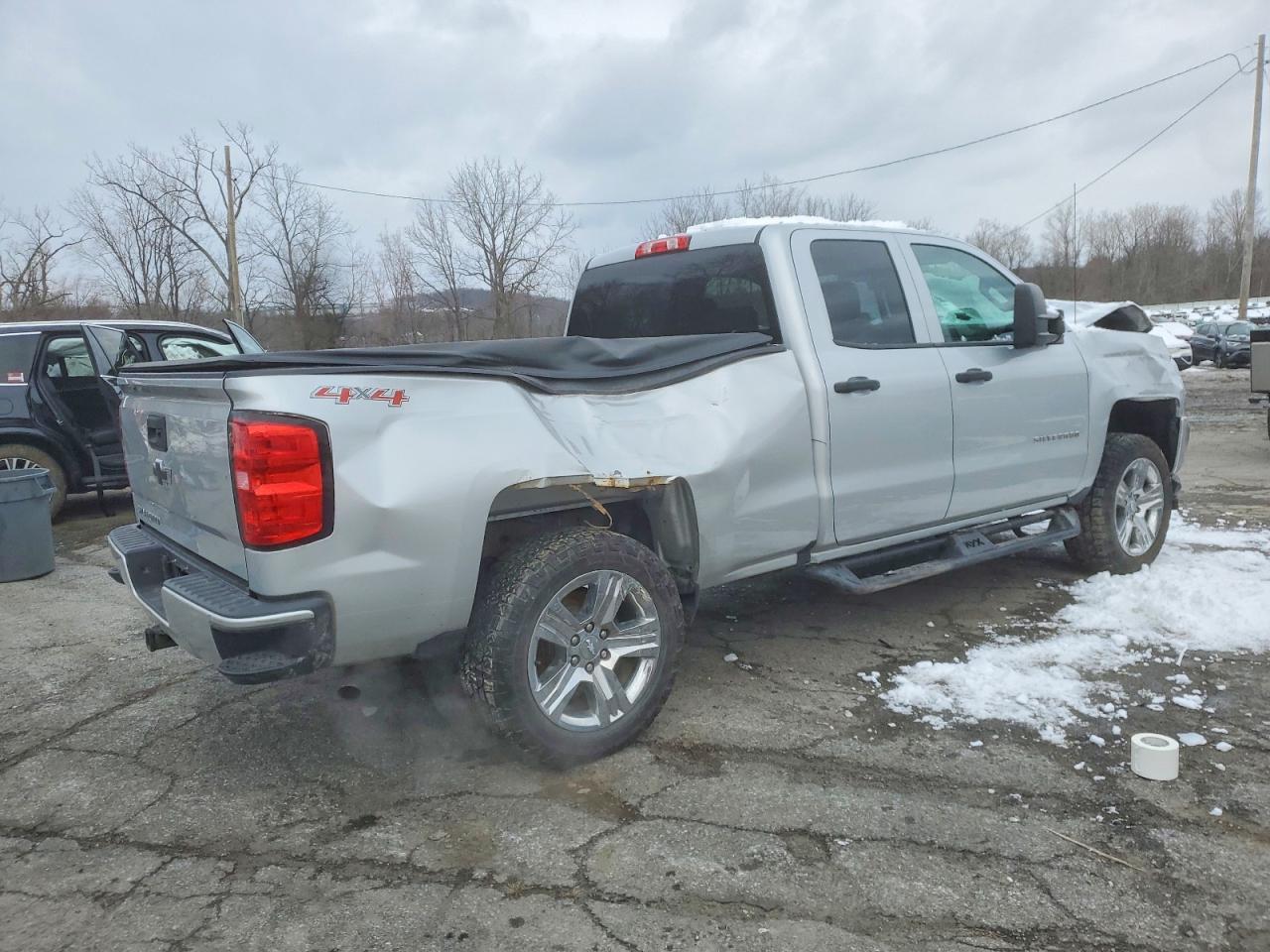 2017 CHEVROLET SILVERADO K1500 CUSTOM photo 3