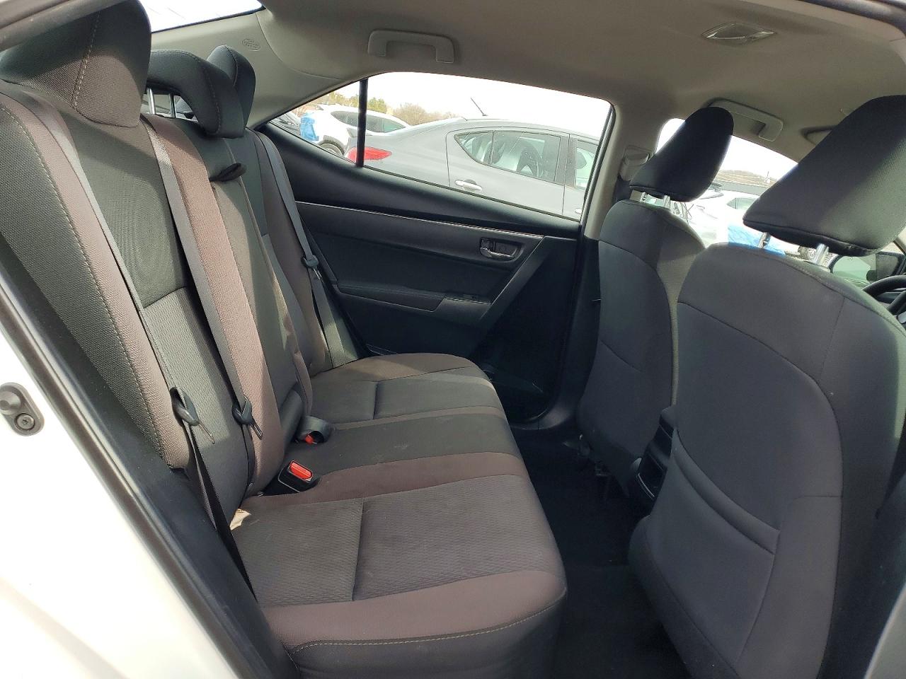 2018 TOYOTA COROLLA L photo 10