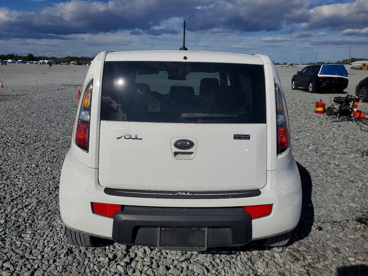 2011 KIA SOUL + photo 6