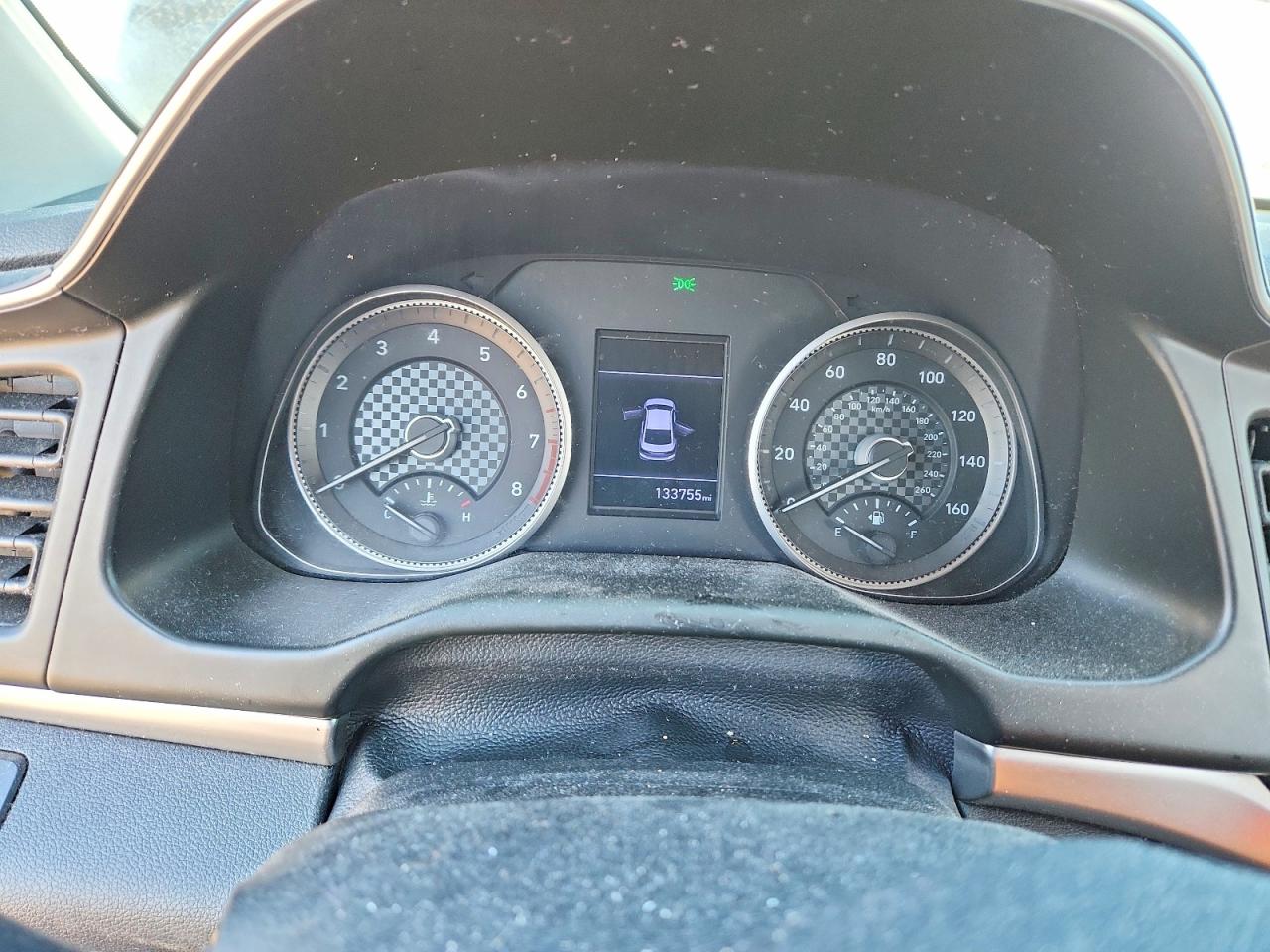 2019 HYUNDAI ELANTRA photo 9