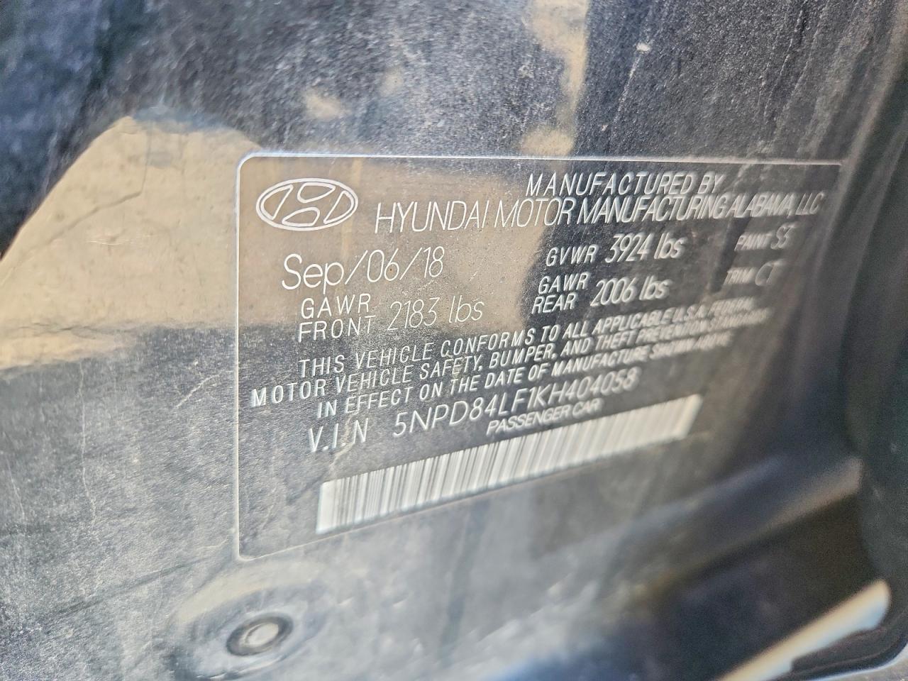 2019 HYUNDAI ELANTRA photo 13