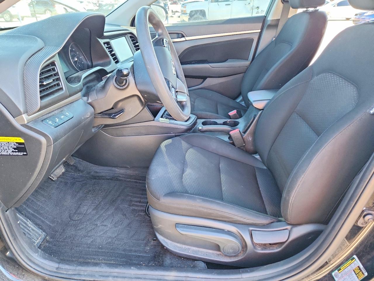 2019 HYUNDAI ELANTRA photo 7