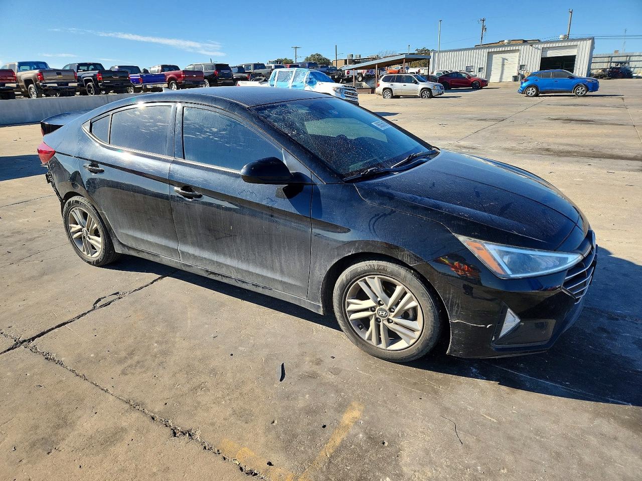 2019 HYUNDAI ELANTRA photo 4