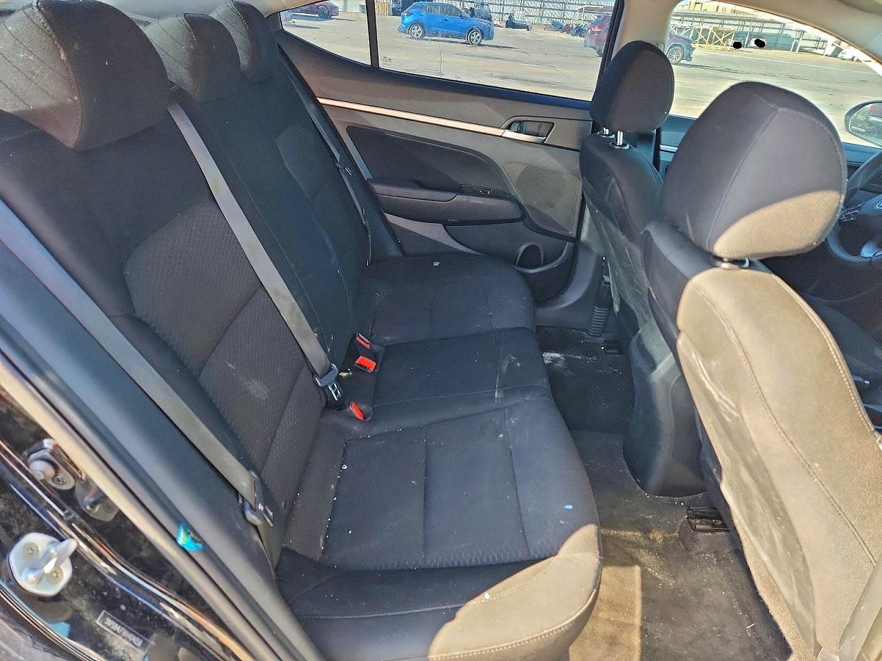 2019 HYUNDAI ELANTRA photo 10