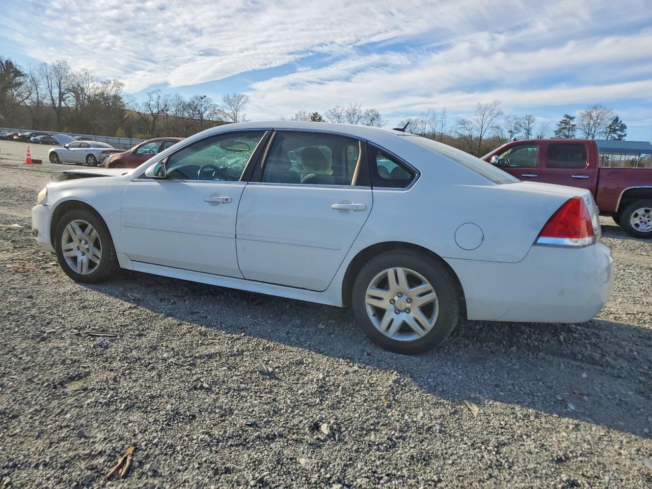 2010 CHEVROLET IMPALA LT photo 2