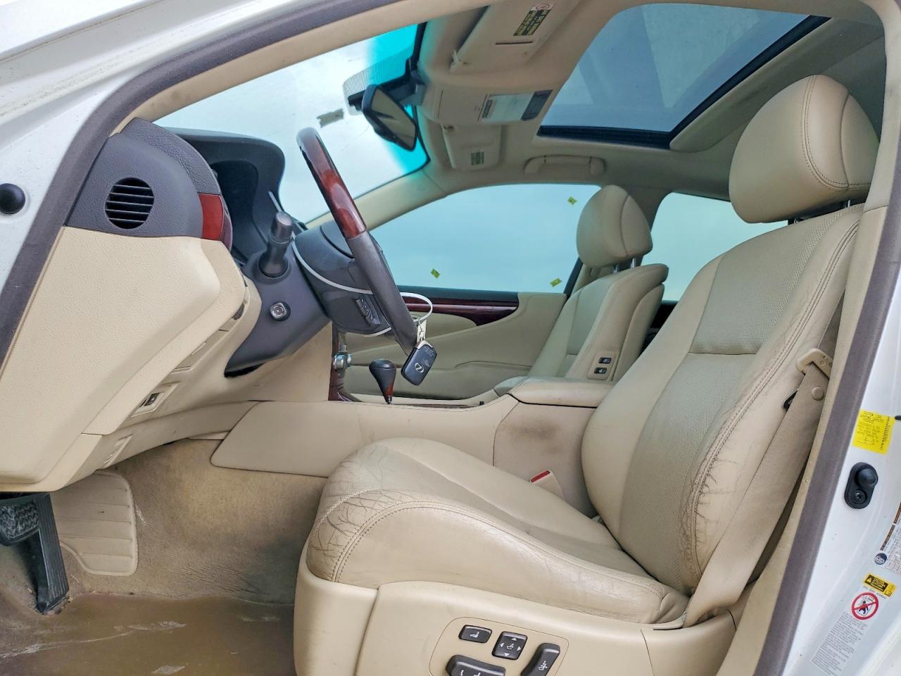 2012 LEXUS LS 460 photo 7