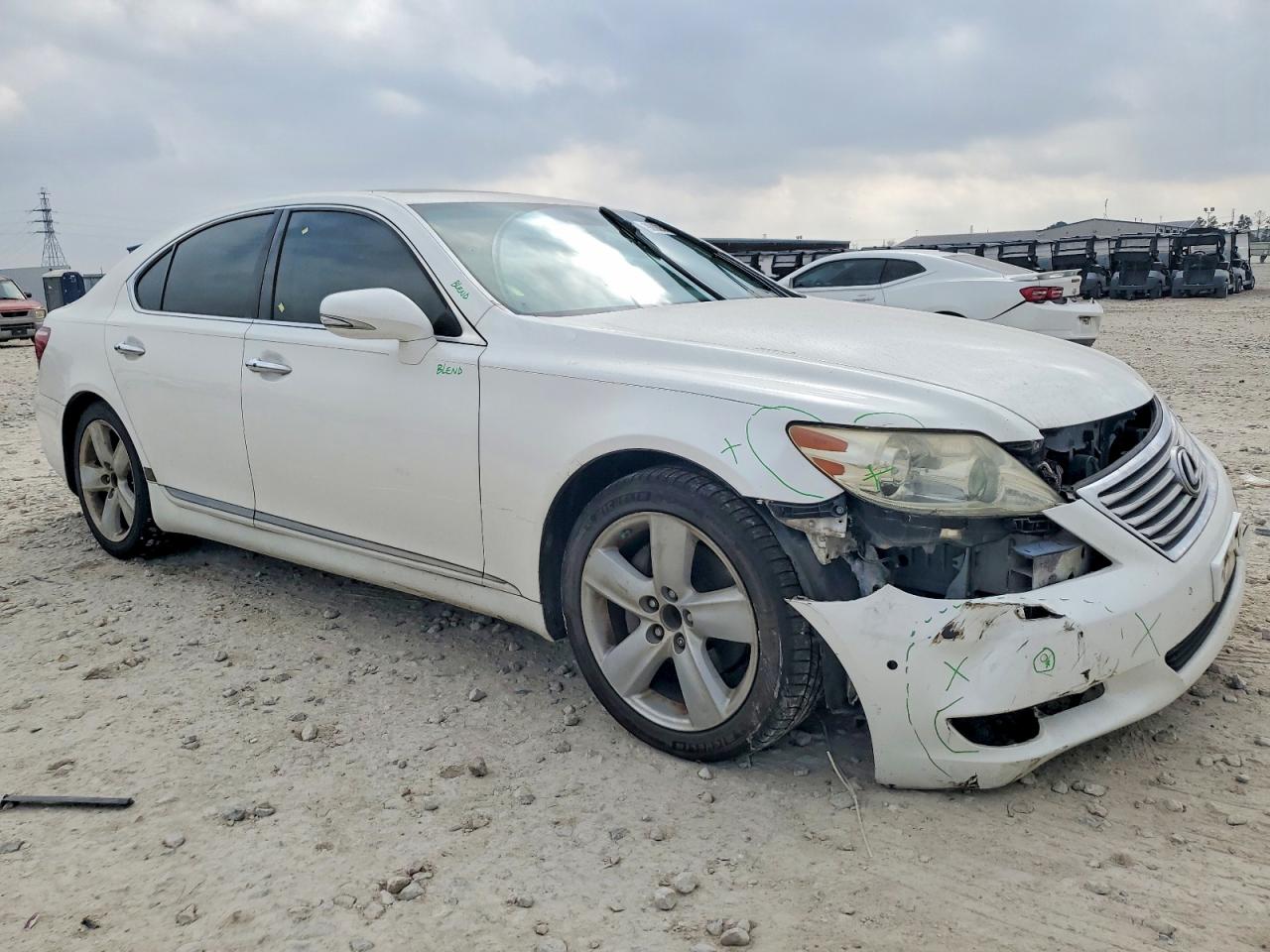 2012 LEXUS LS 460 photo 4