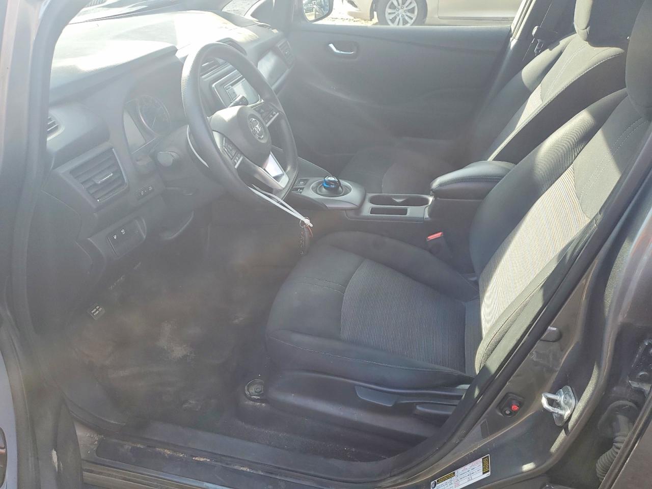 2019 NISSAN LEAF S photo 7