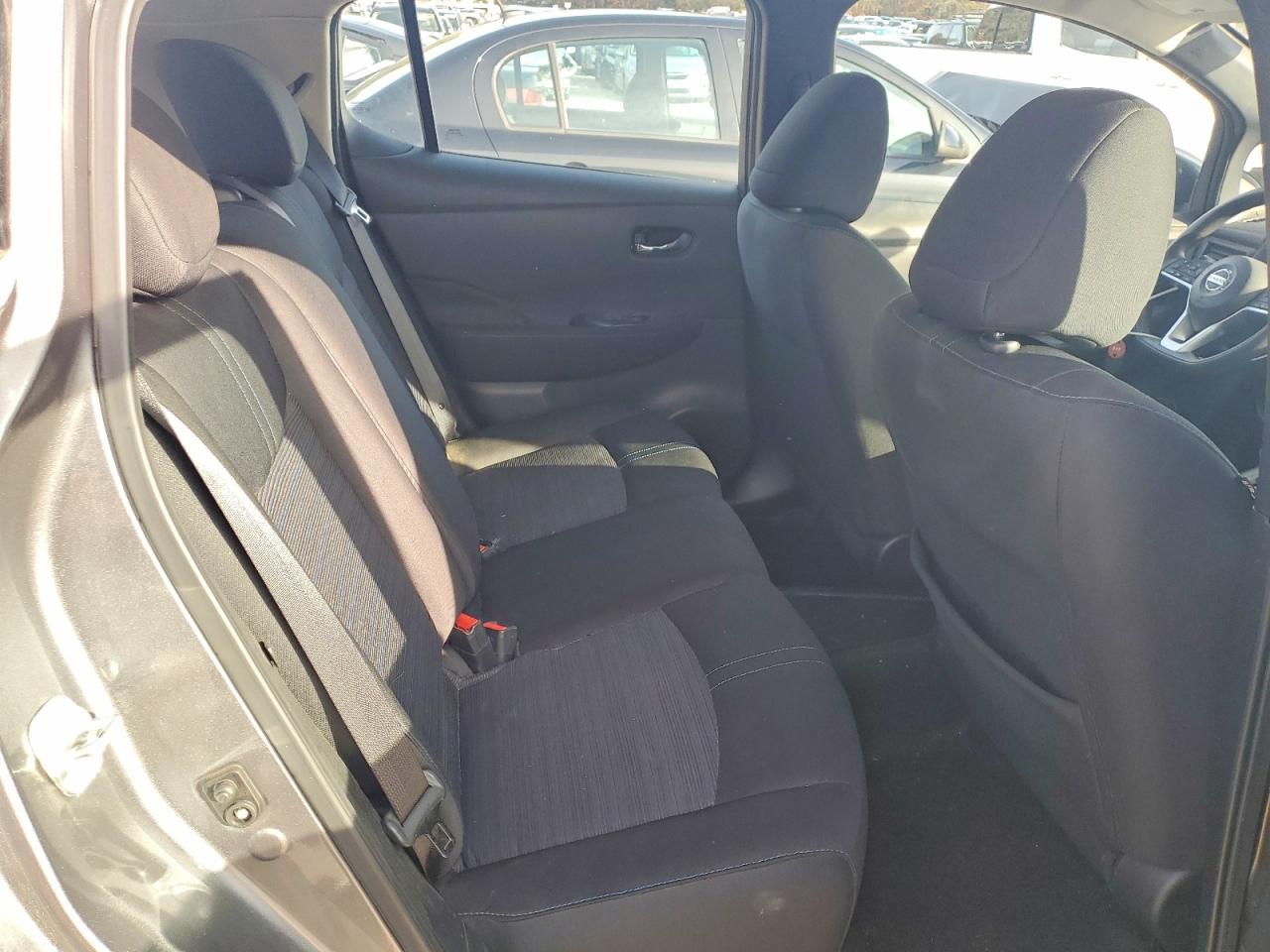 2019 NISSAN LEAF S photo 10