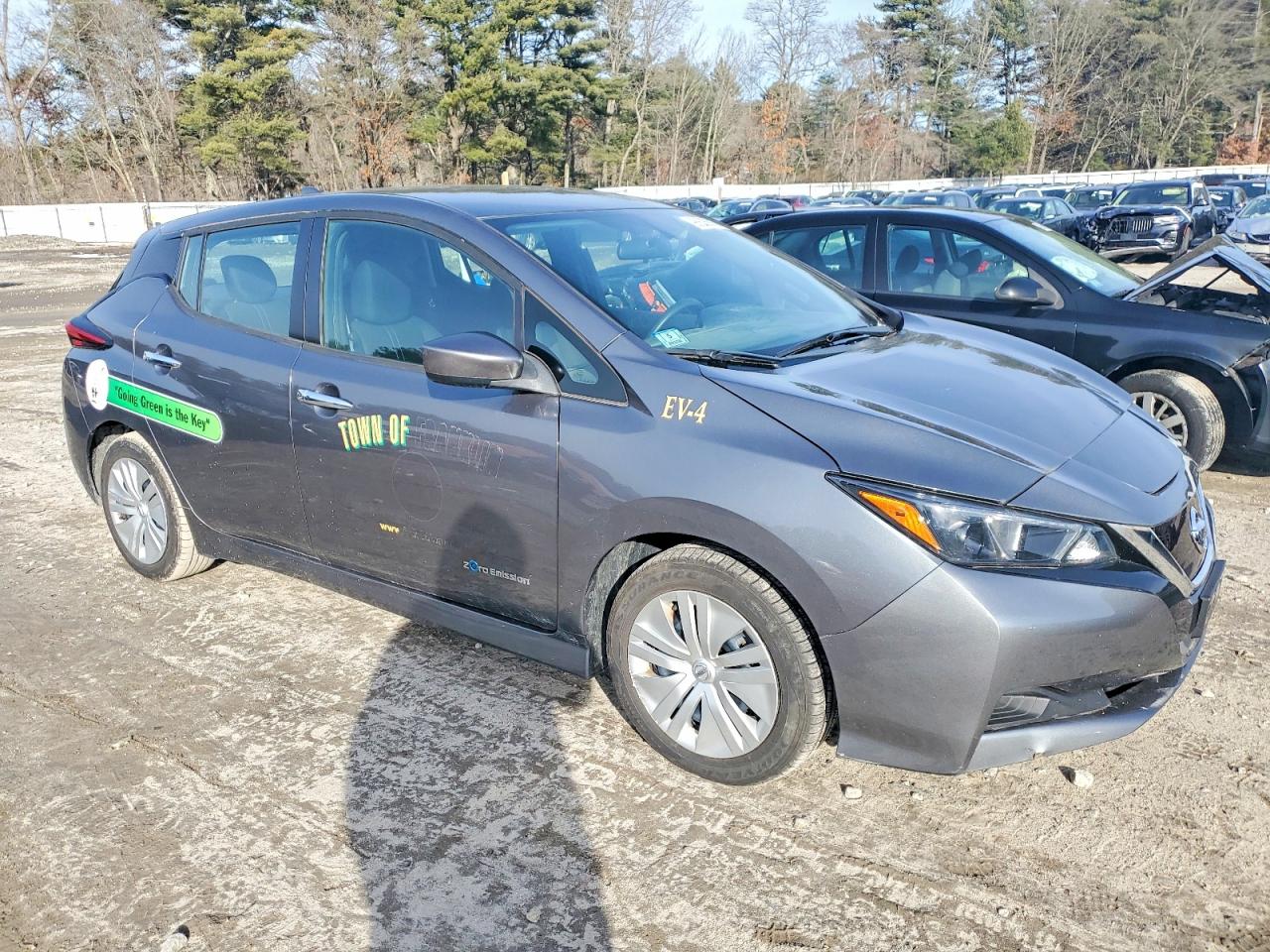 2019 NISSAN LEAF S photo 4