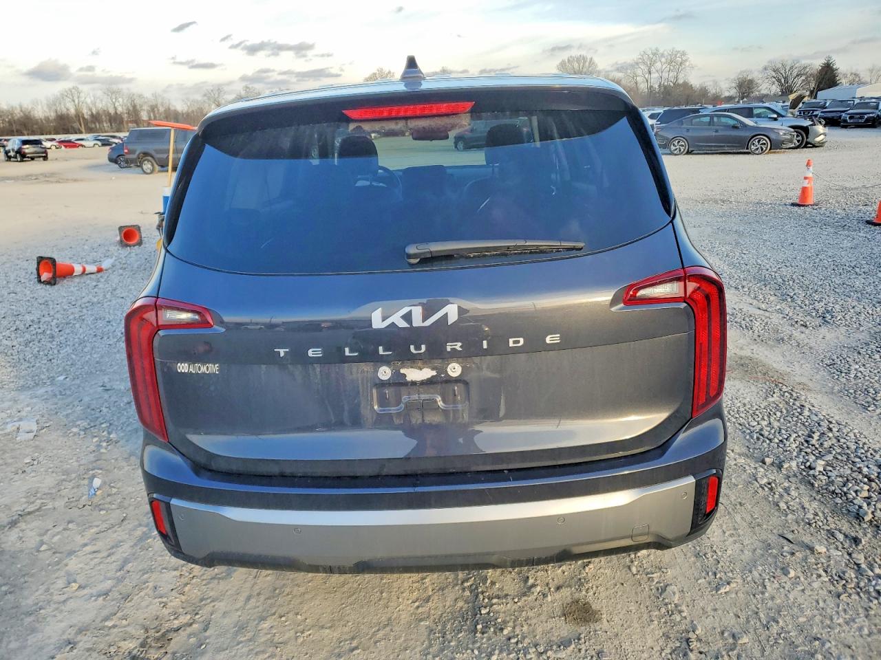2025 KIA TELLURIDE LX photo 6