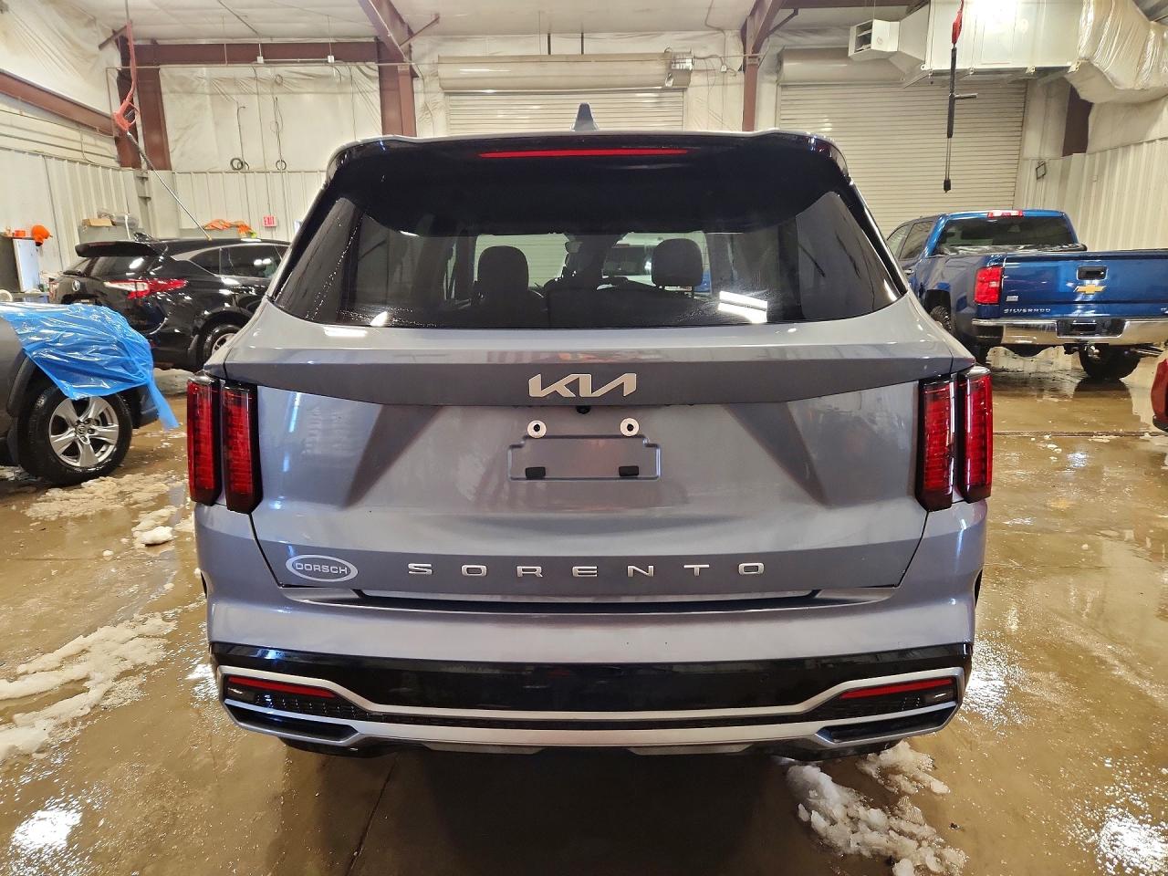 2022 KIA SORENTO S photo 12