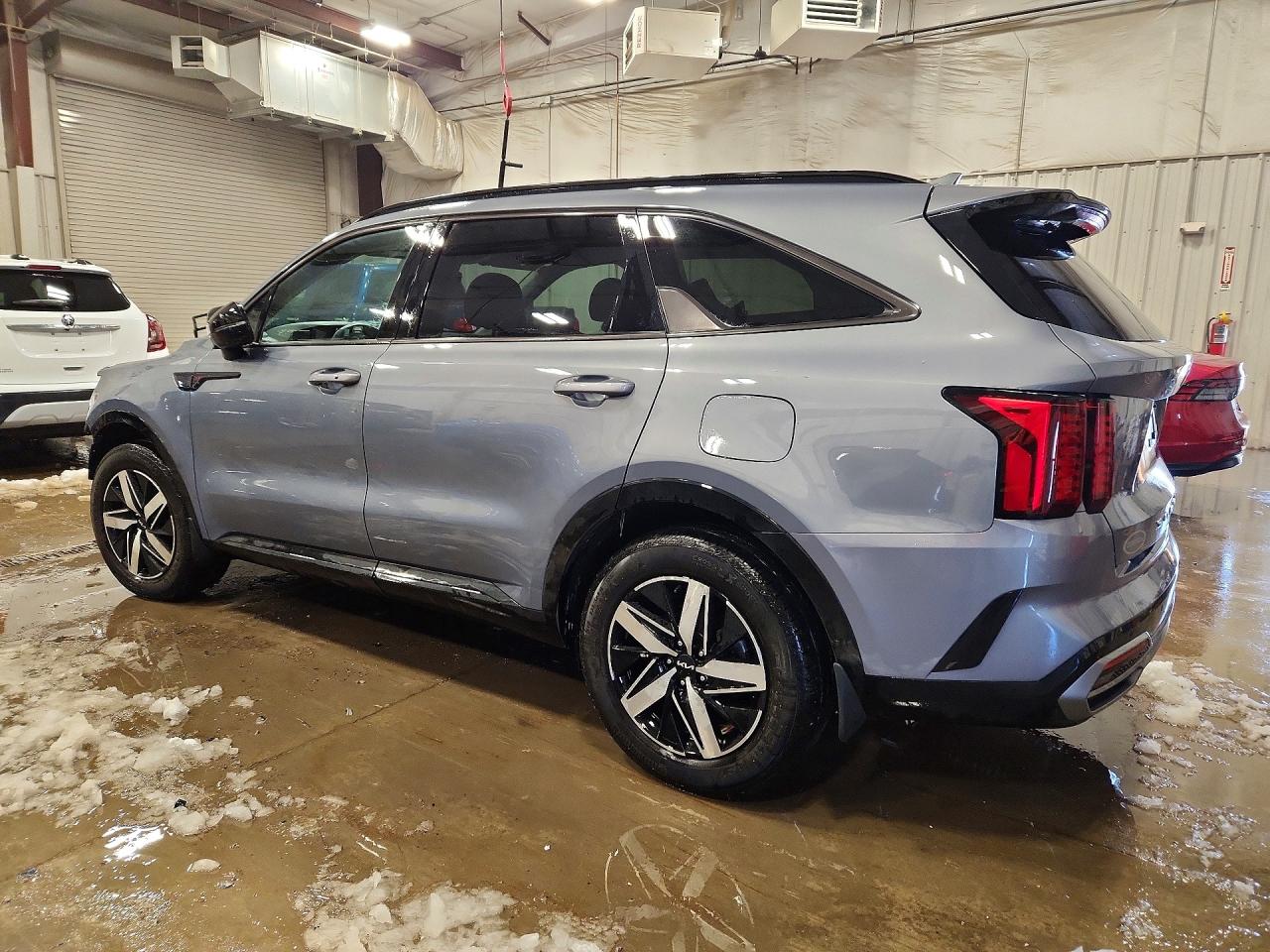 2022 KIA SORENTO S photo 4