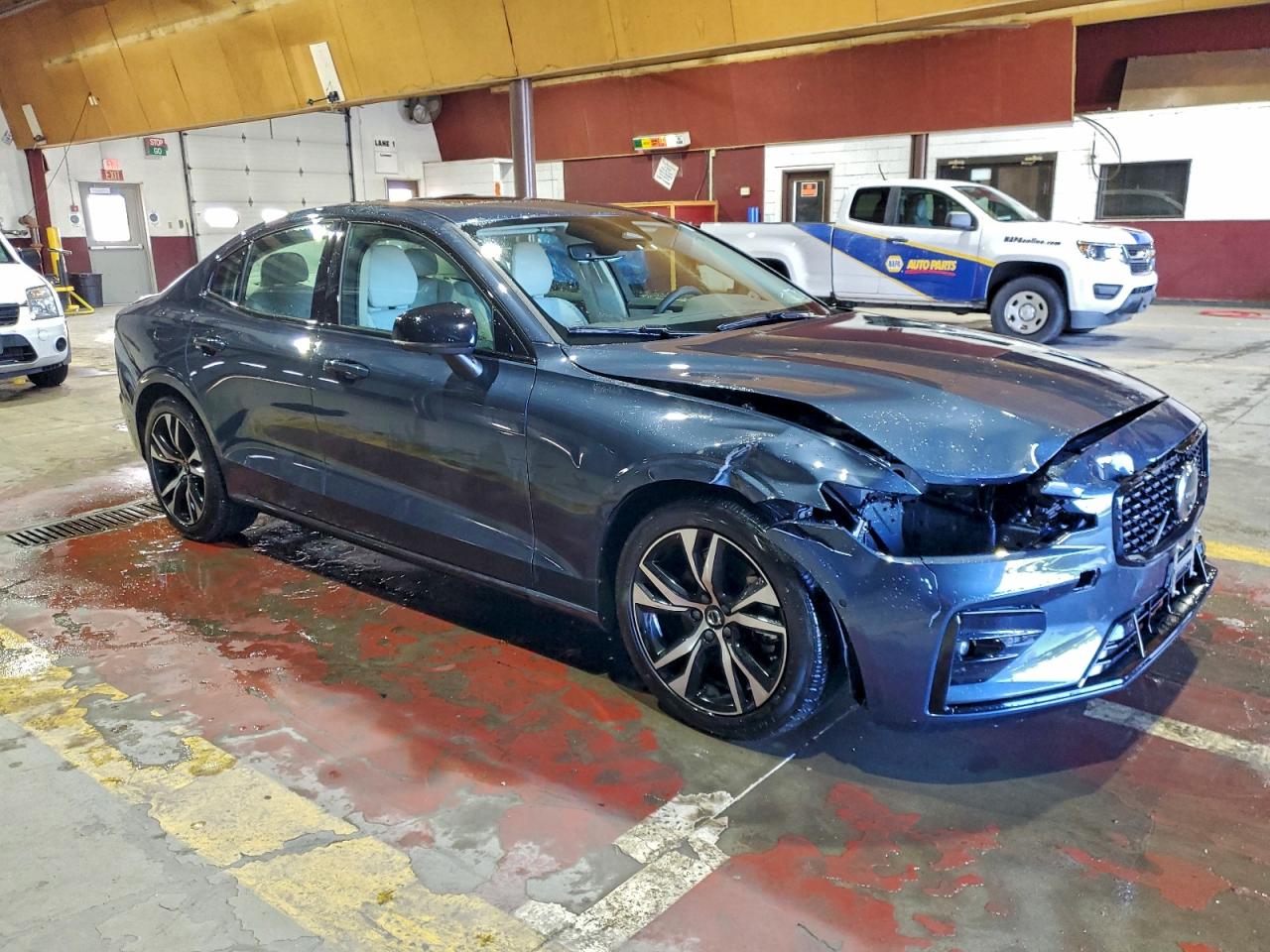2025 VOLVO S60 PLUS photo 4