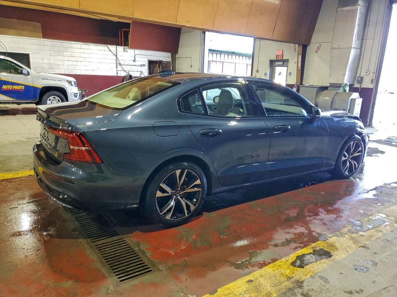 2025 VOLVO S60 PLUS photo 3