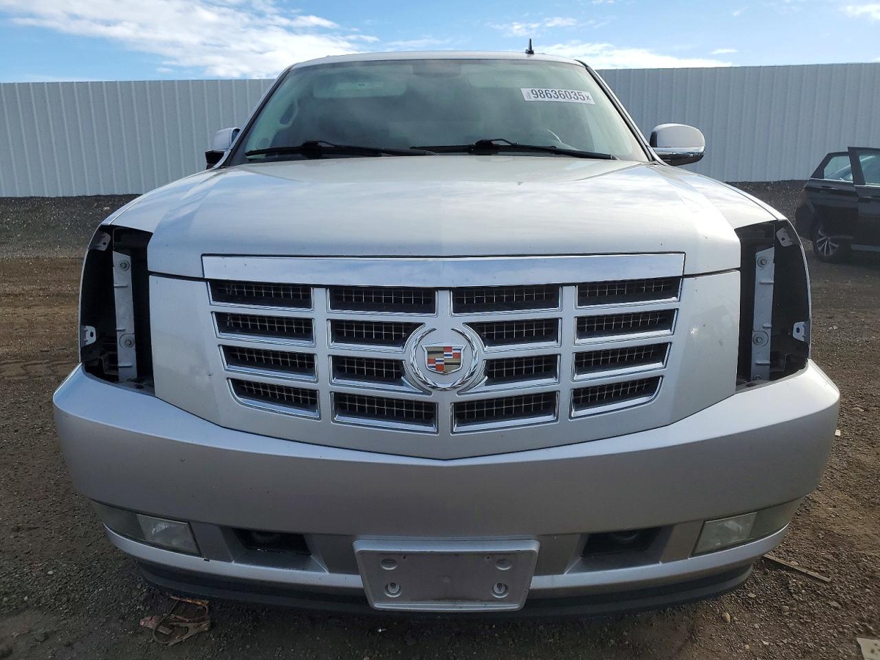 2012 CADILLAC ESCALADE ESV LUXURY photo 5