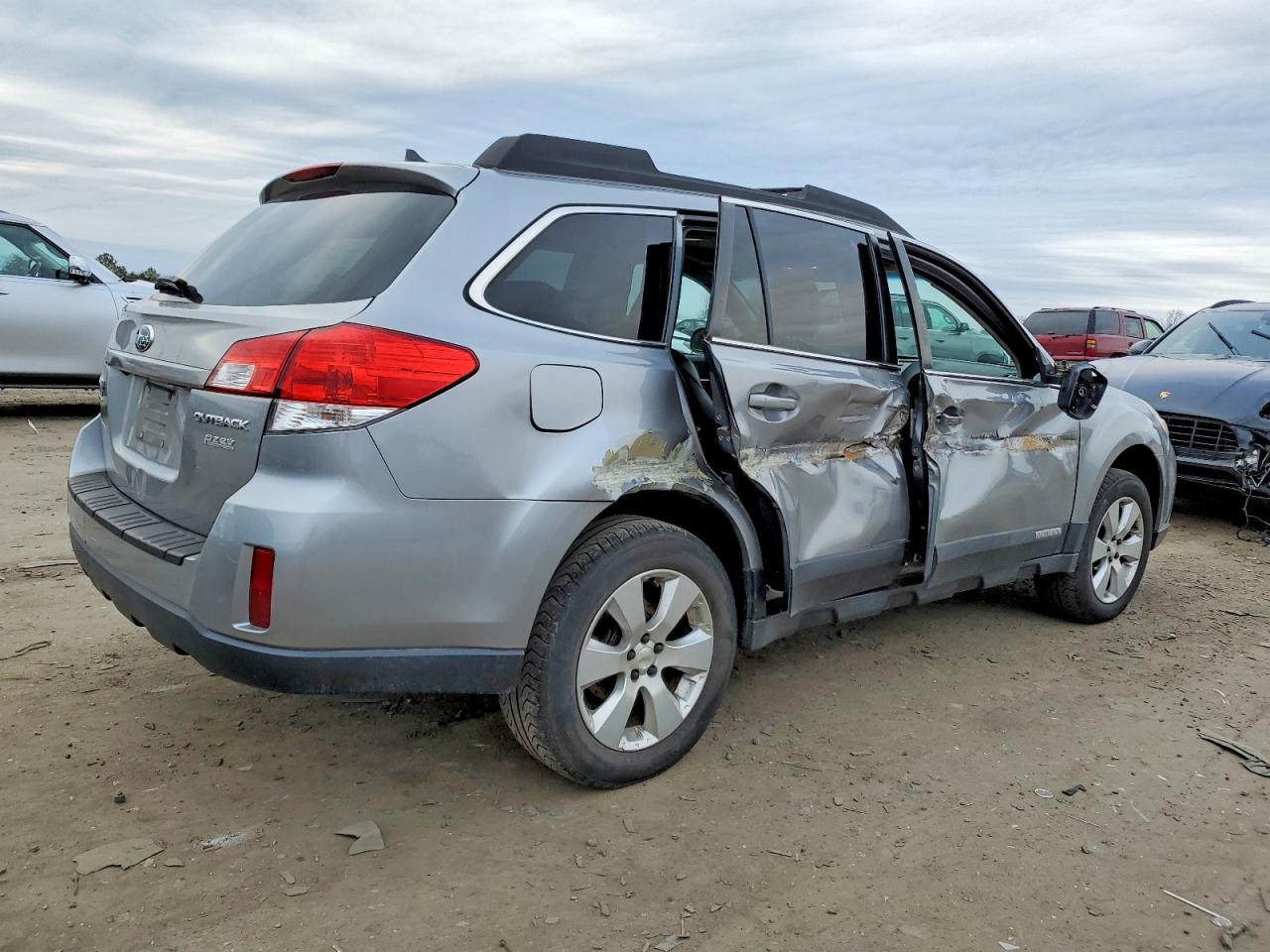 2011 SUBARU OUTBACK 2.5I LIMITED photo 3