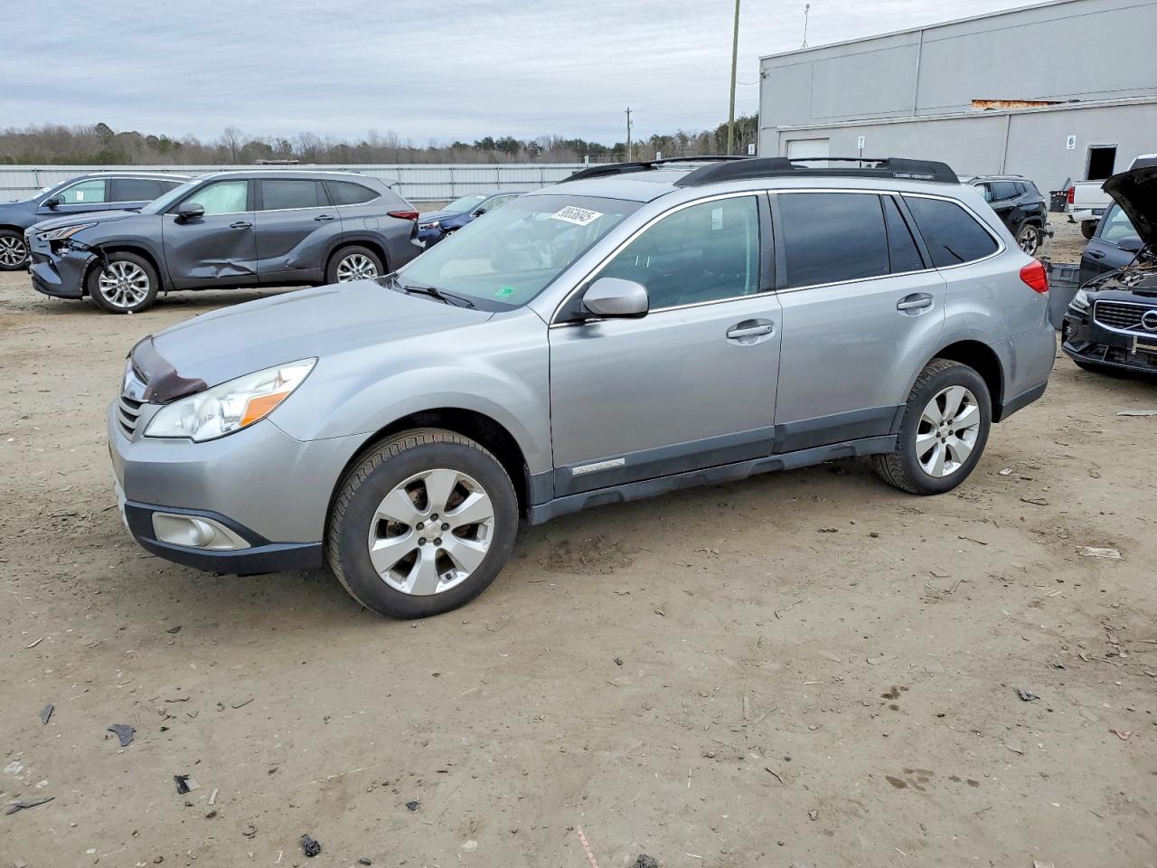 2011 SUBARU OUTBACK