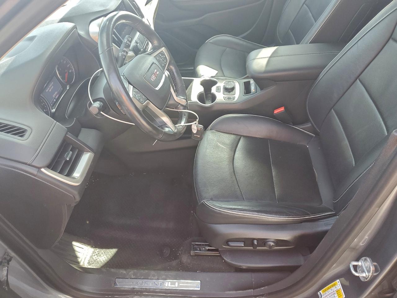 2020 GMC TERRAIN DENALI photo 7