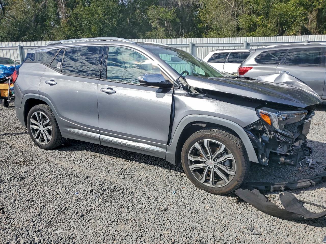 2020 GMC TERRAIN DENALI photo 4