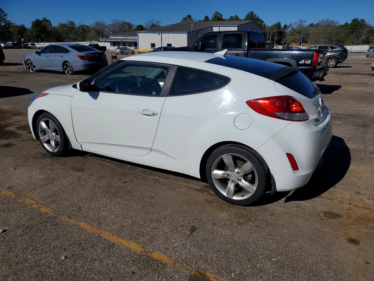 2015 HYUNDAI VELOSTER photo 2