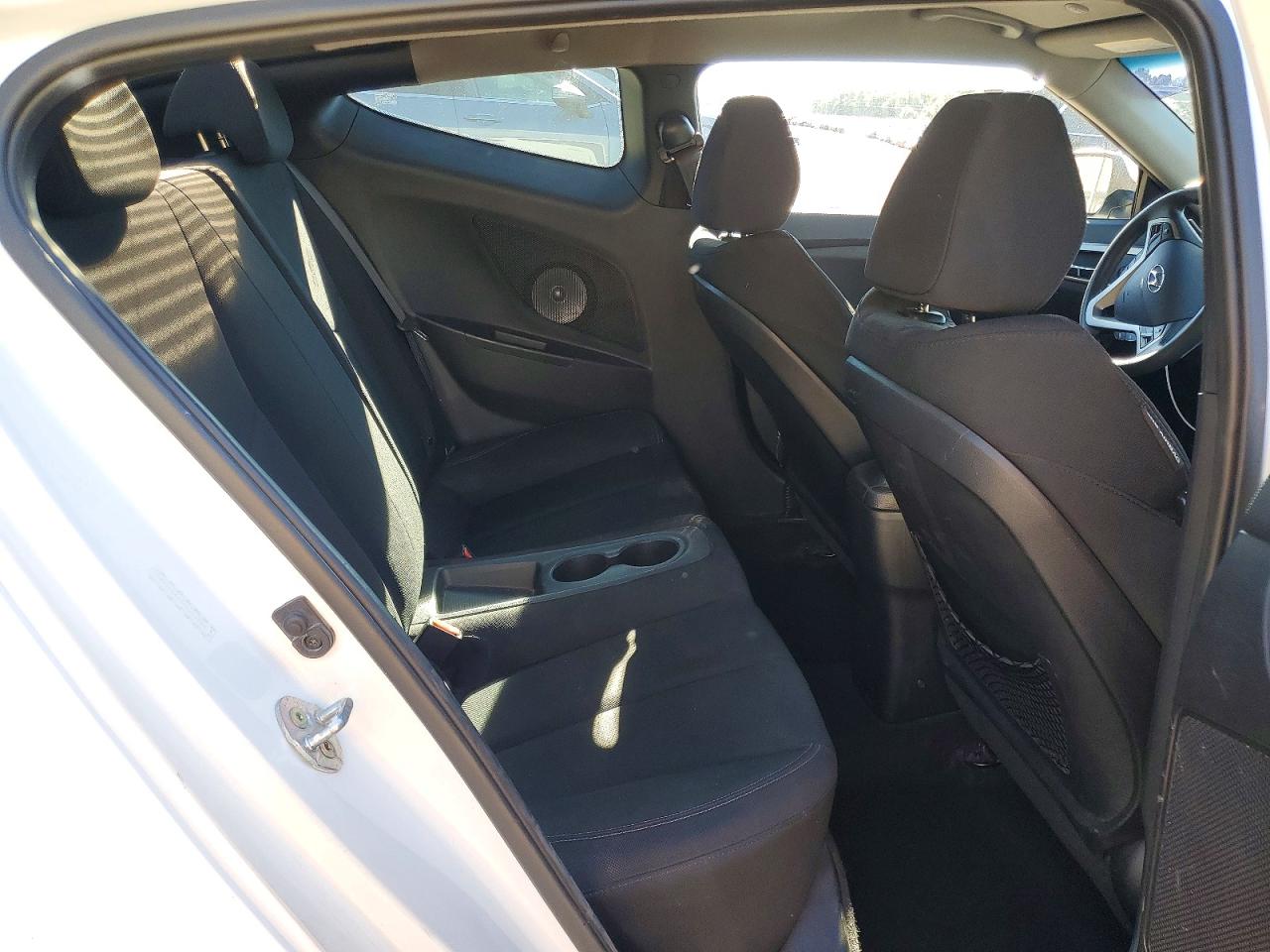 2015 HYUNDAI VELOSTER photo 10