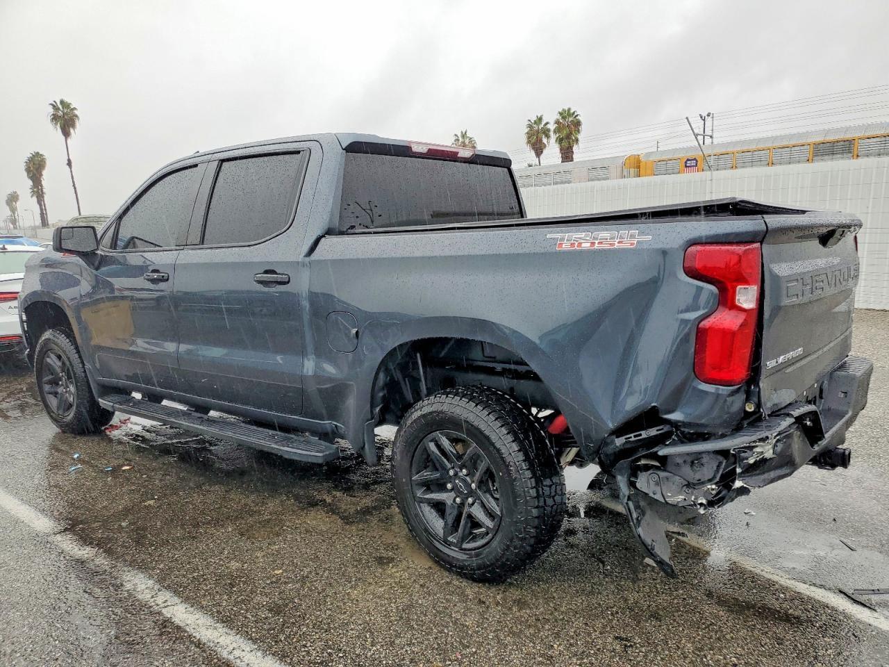 2021 CHEVROLET SILVERADO K1500 LT TRAIL BOSS photo 2