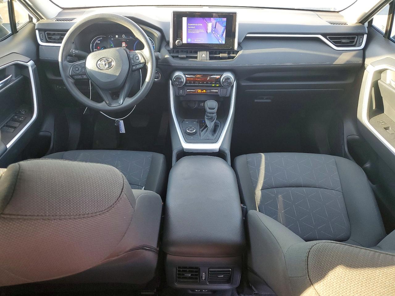 2024 TOYOTA RAV4 XLE photo 8