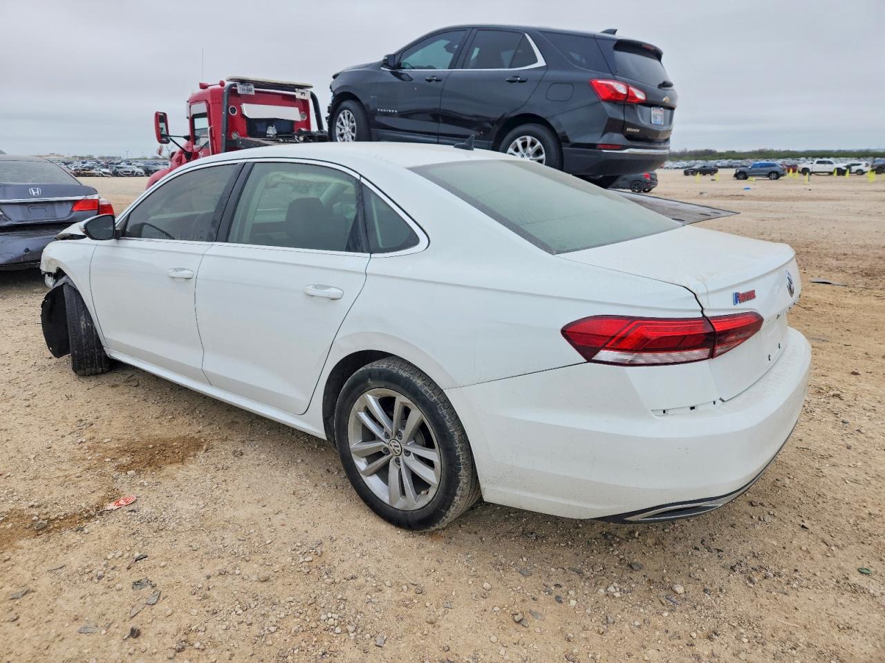 2020 VOLKSWAGEN PASSAT SE photo 2