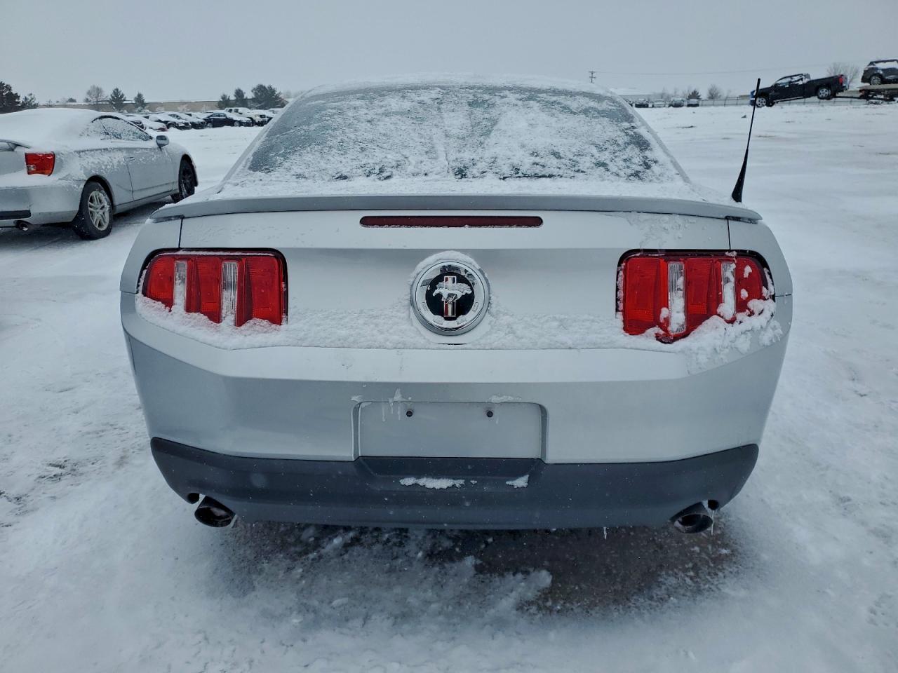 2012 FORD MUSTANG photo 6