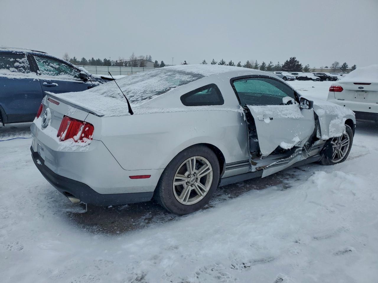 2012 FORD MUSTANG photo 3