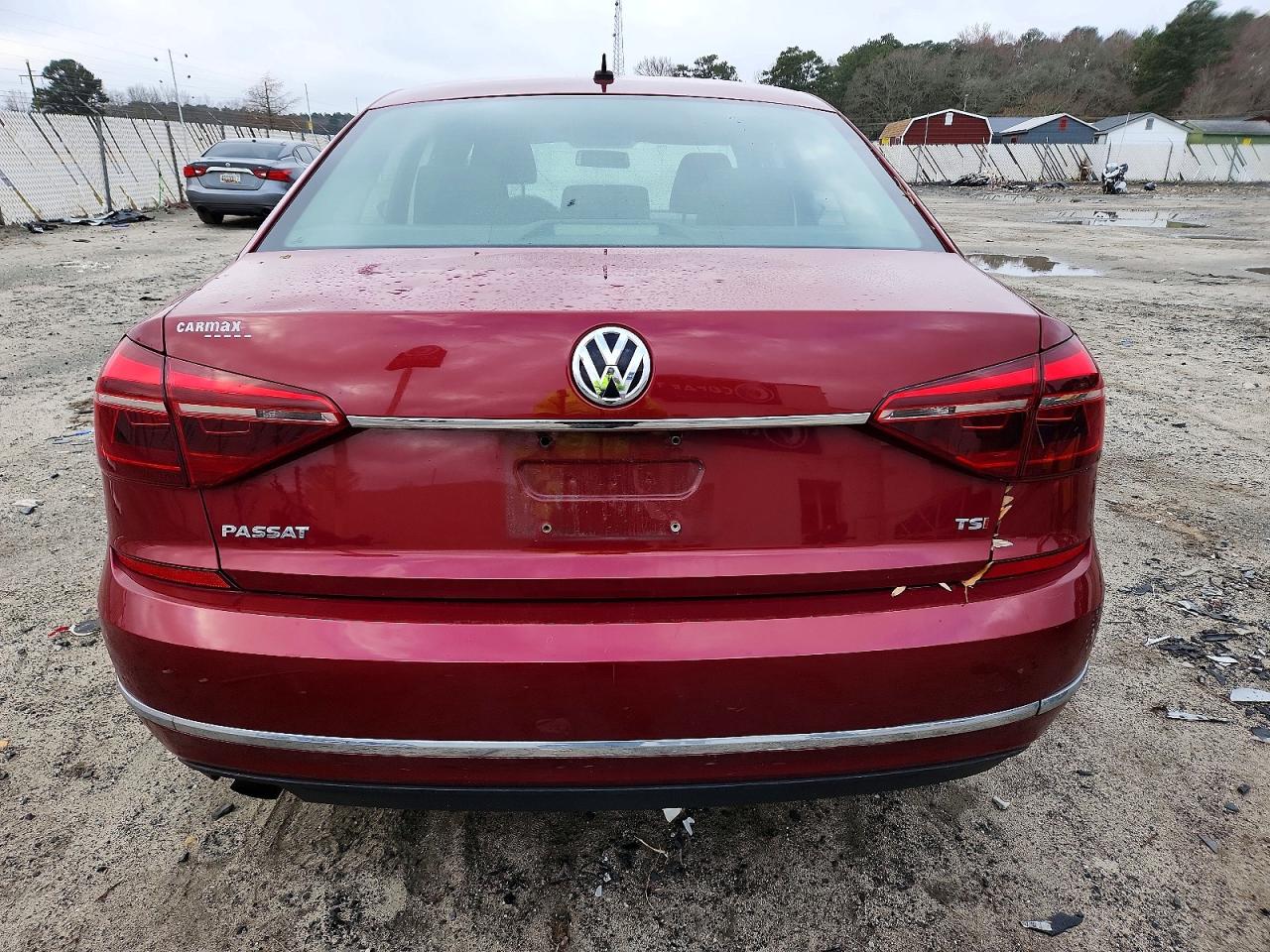 2017 VOLKSWAGEN PASSAT S photo 6