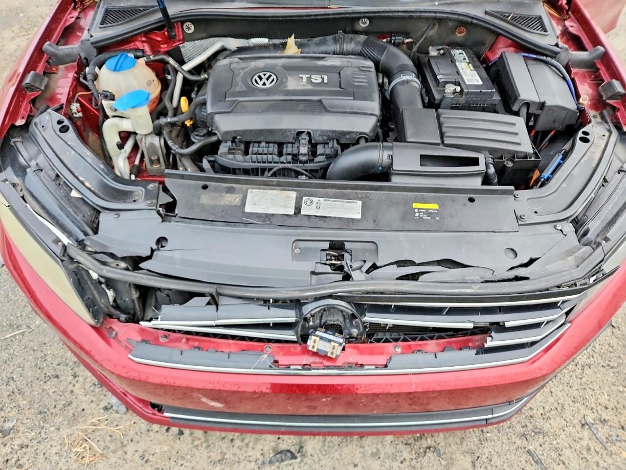 2017 VOLKSWAGEN PASSAT S photo 11