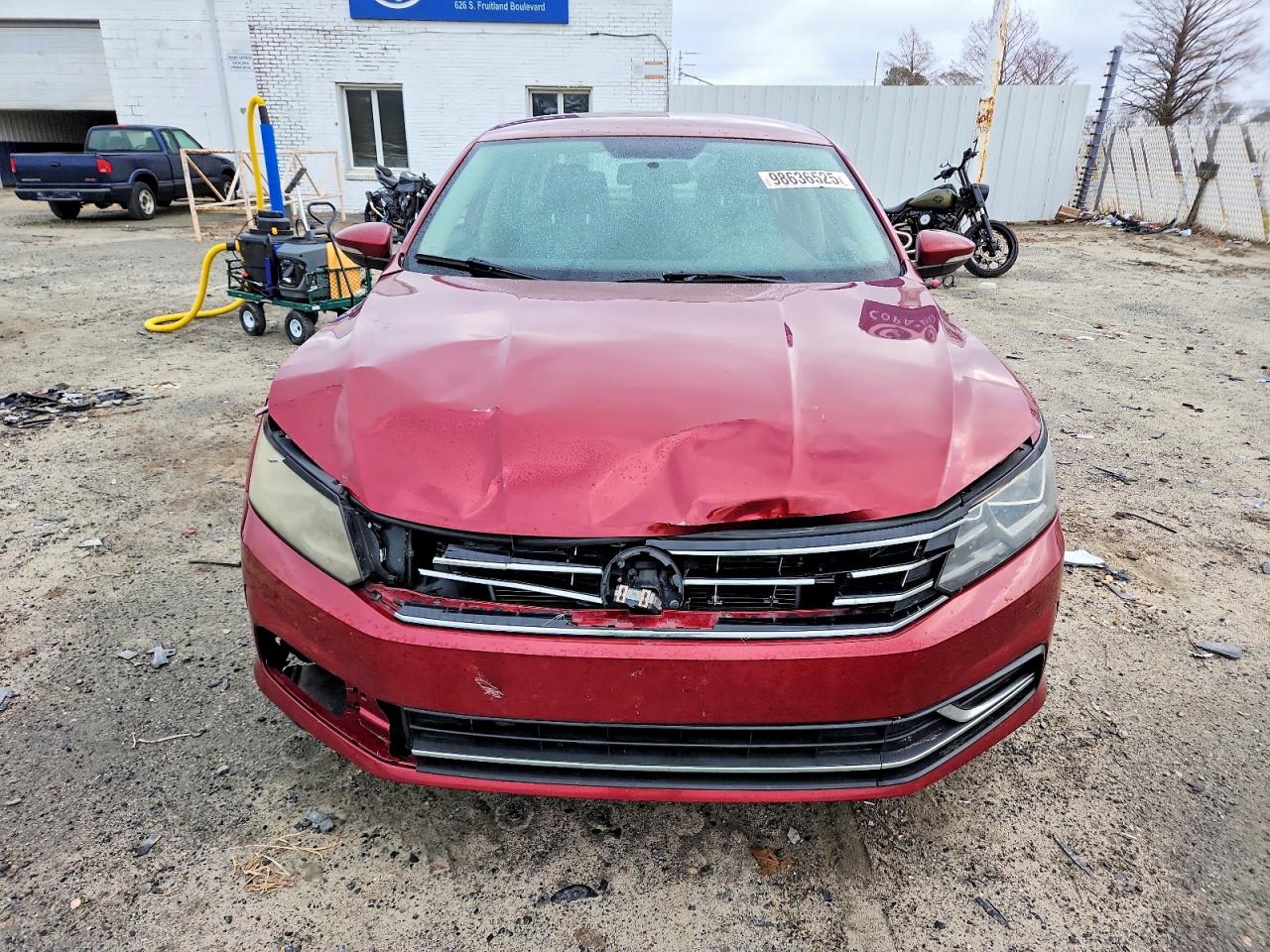 2017 VOLKSWAGEN PASSAT S photo 5