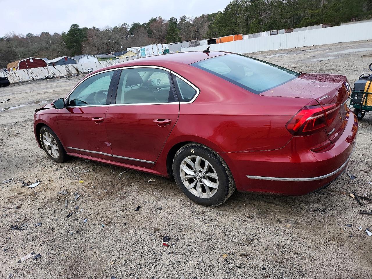 2017 VOLKSWAGEN PASSAT S photo 2