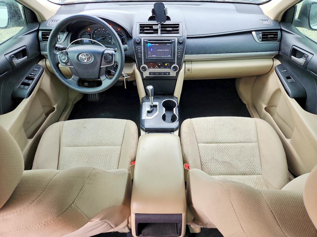 2014 TOYOTA CAMRY L photo 8
