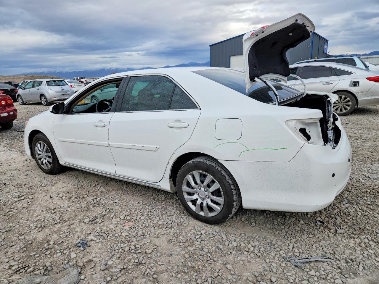 2014 TOYOTA CAMRY L photo 2