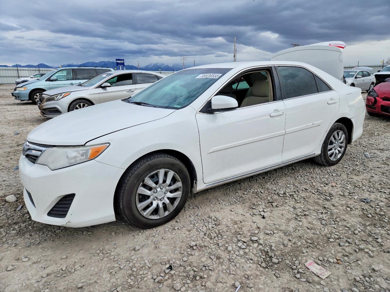 2014 TOYOTA CAMRY