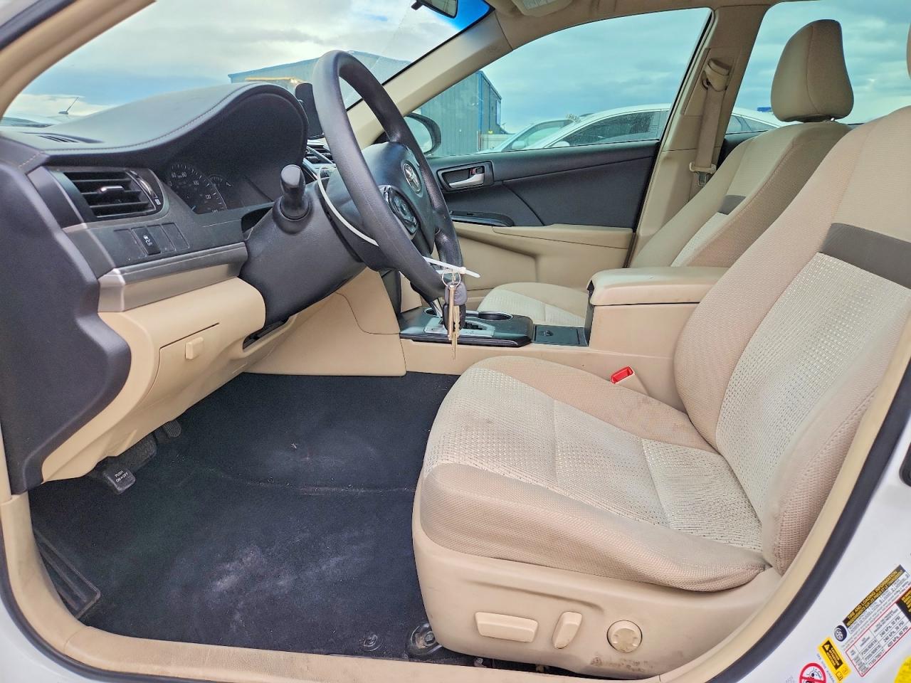 2014 TOYOTA CAMRY L photo 7