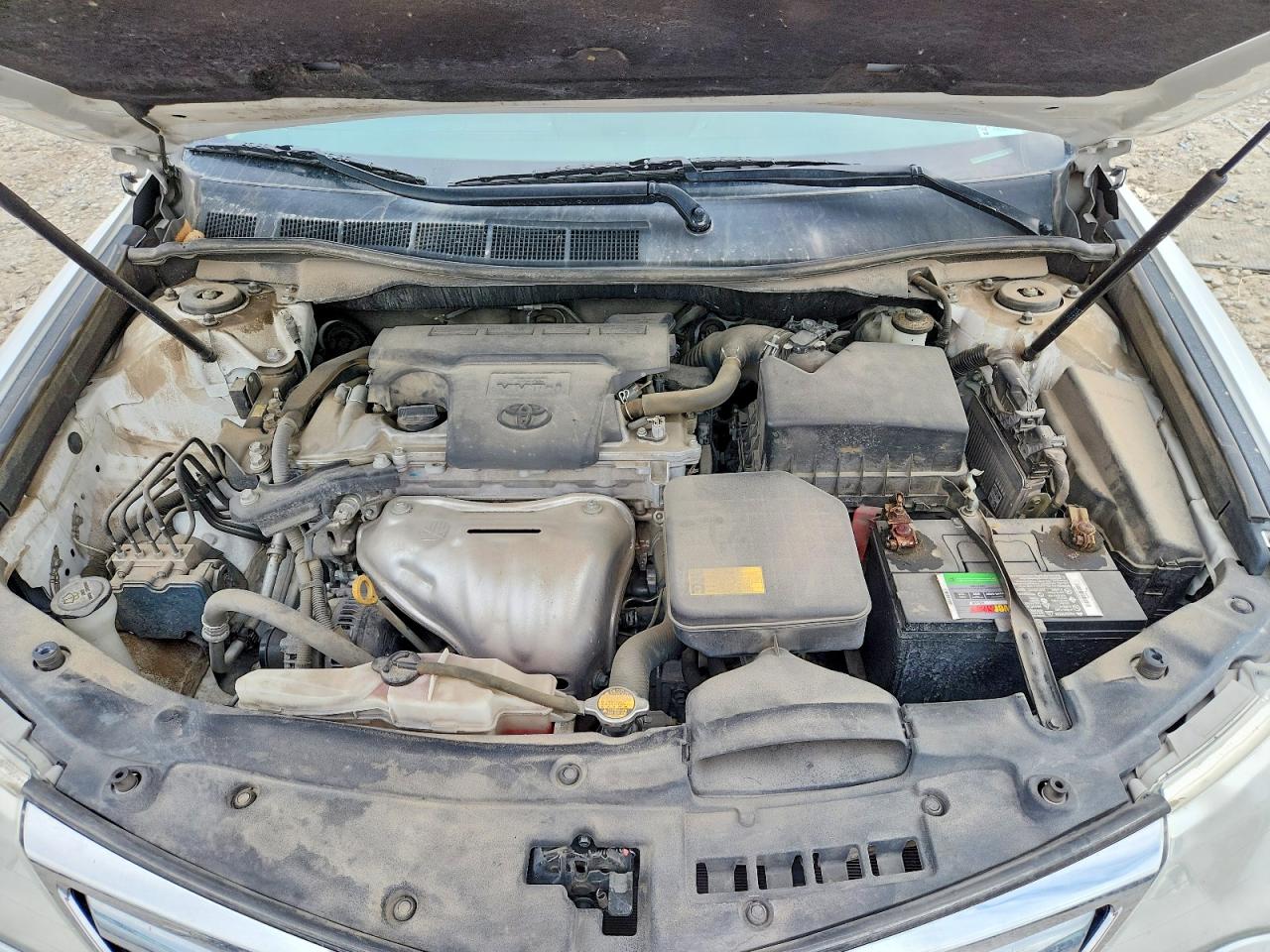 2014 TOYOTA CAMRY L photo 11