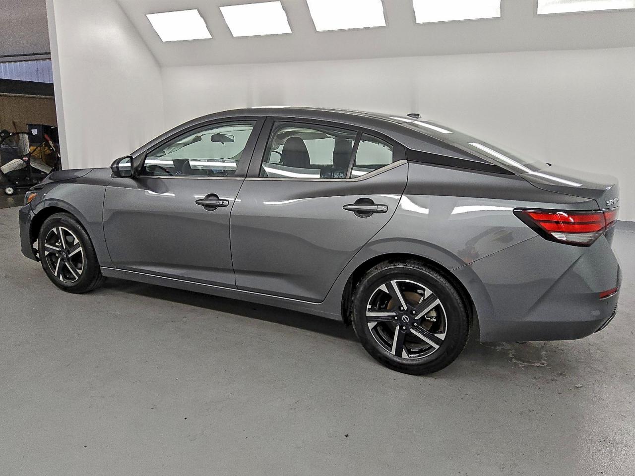 2025 NISSAN SENTRA SV photo 2