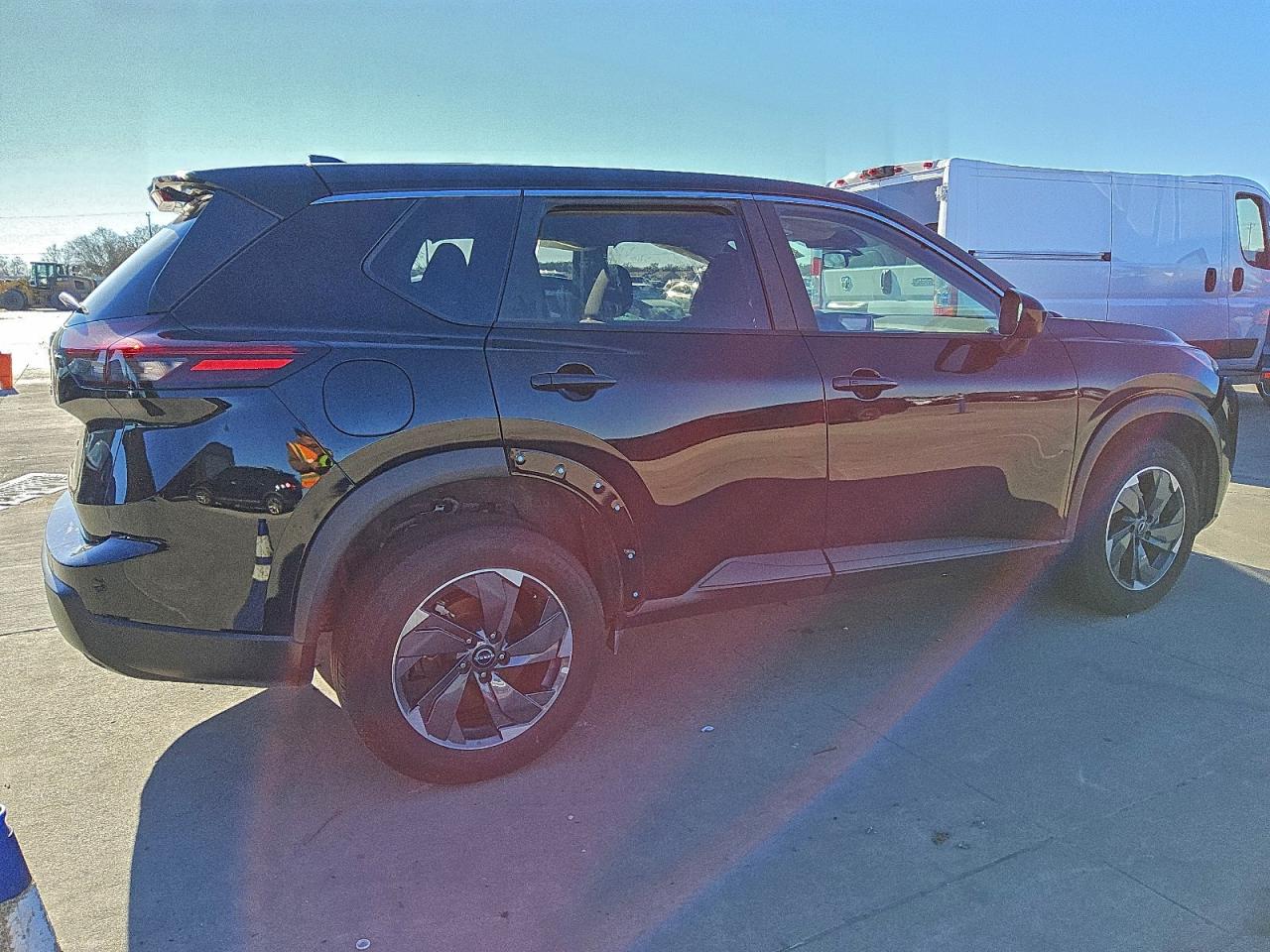 2025 NISSAN ROGUE SV photo 3