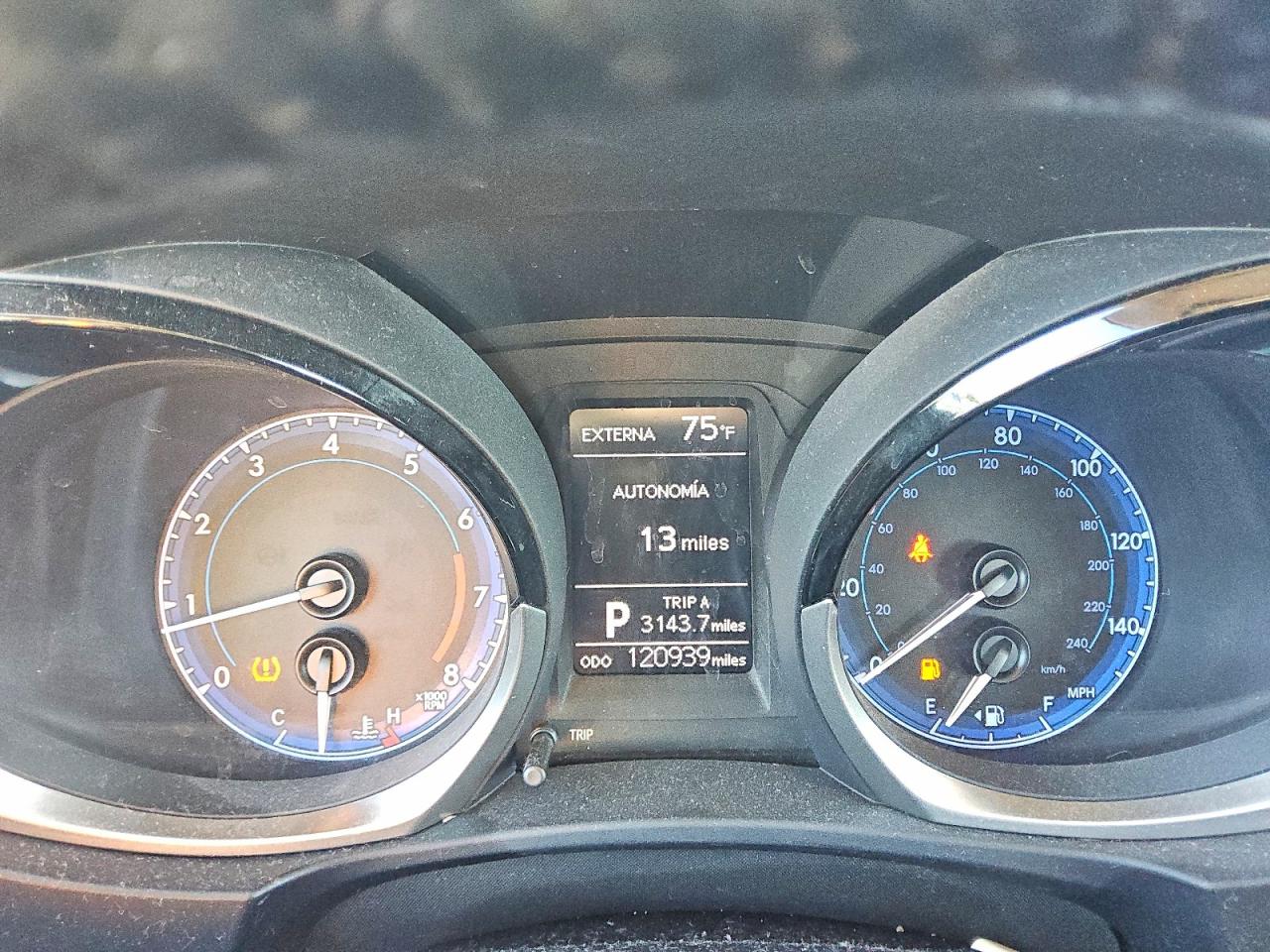2016 TOYOTA COROLLA L photo 9